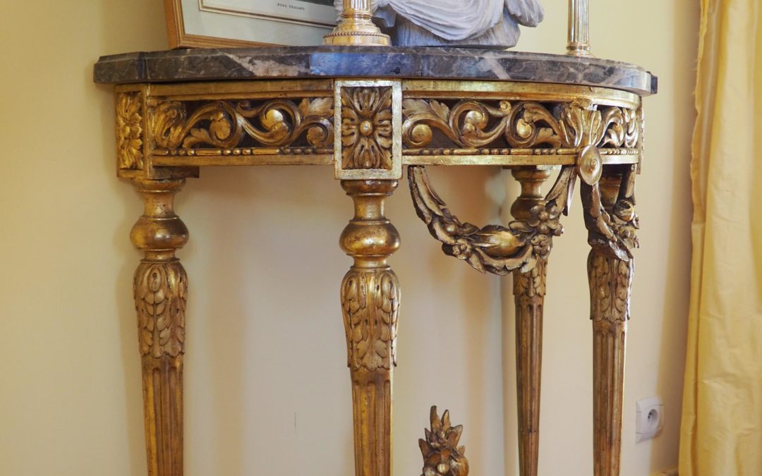Console en bois doré d’époque Louis XVI