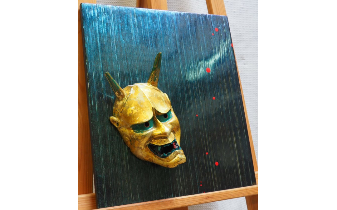 Panneau de laque avec masque doré de théâtre nô “Hannya” (dimensions : 40*40cm)